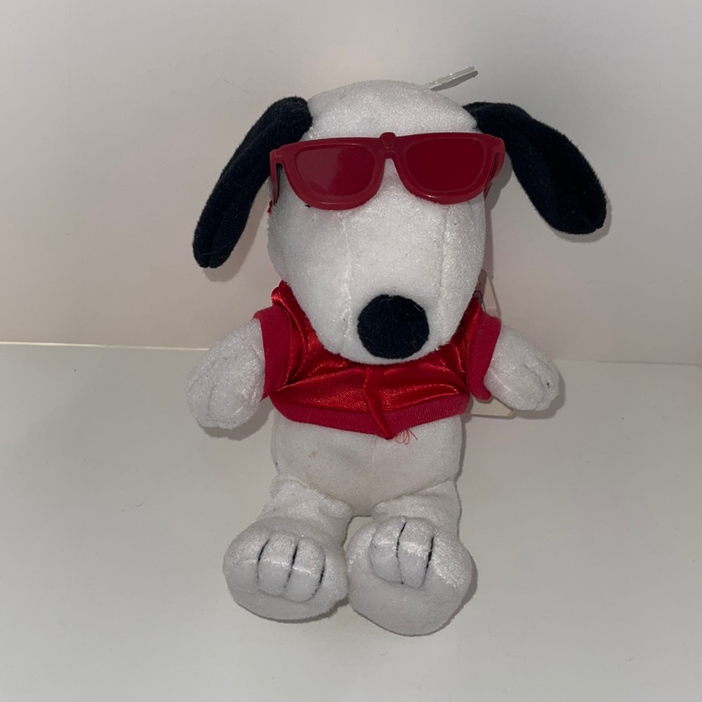 Snoopy Valentine Plush Joe Cool "Joe Smoocher" wearing Red Glasses